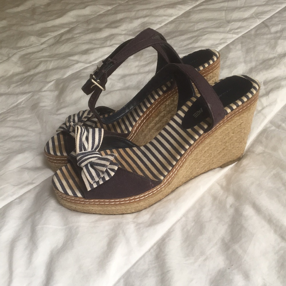 Blue and white striped wedges